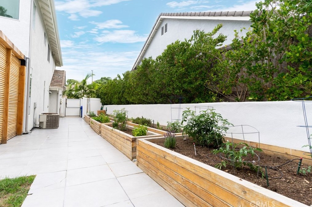 4707 Marblehead Bay Dr, Oceanside CA  92057-3408 exterior