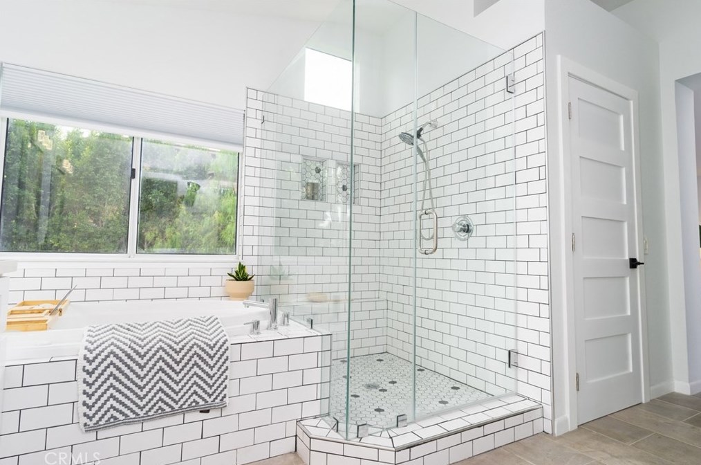 4707 Marblehead Bay Dr, Oceanside CA  92057-3408 exterior
