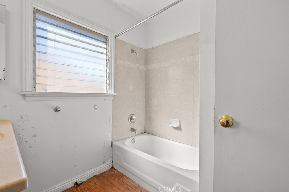 1355 Idlewood Rd, Glendale CA  91202-2042 exterior