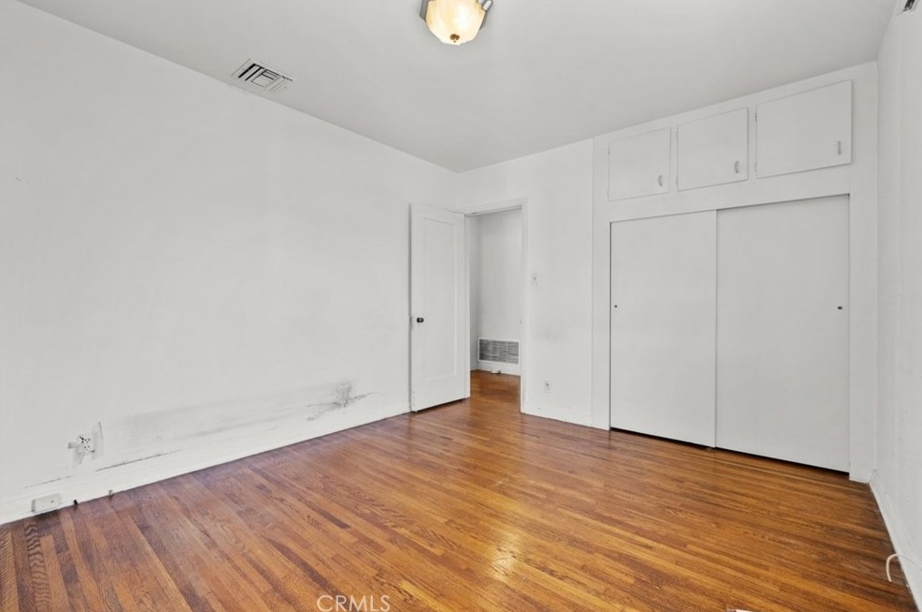 1355 Idlewood Rd, Glendale CA  91202-2042 exterior