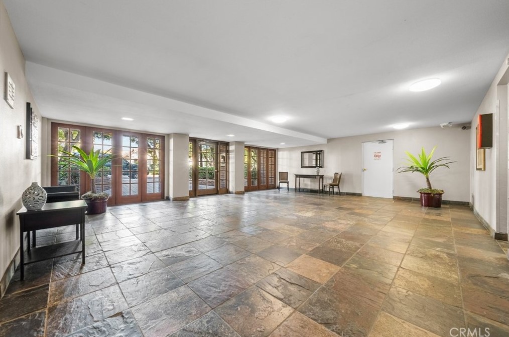 1339 Columbus Ave, Glendale, CA 91202-1668