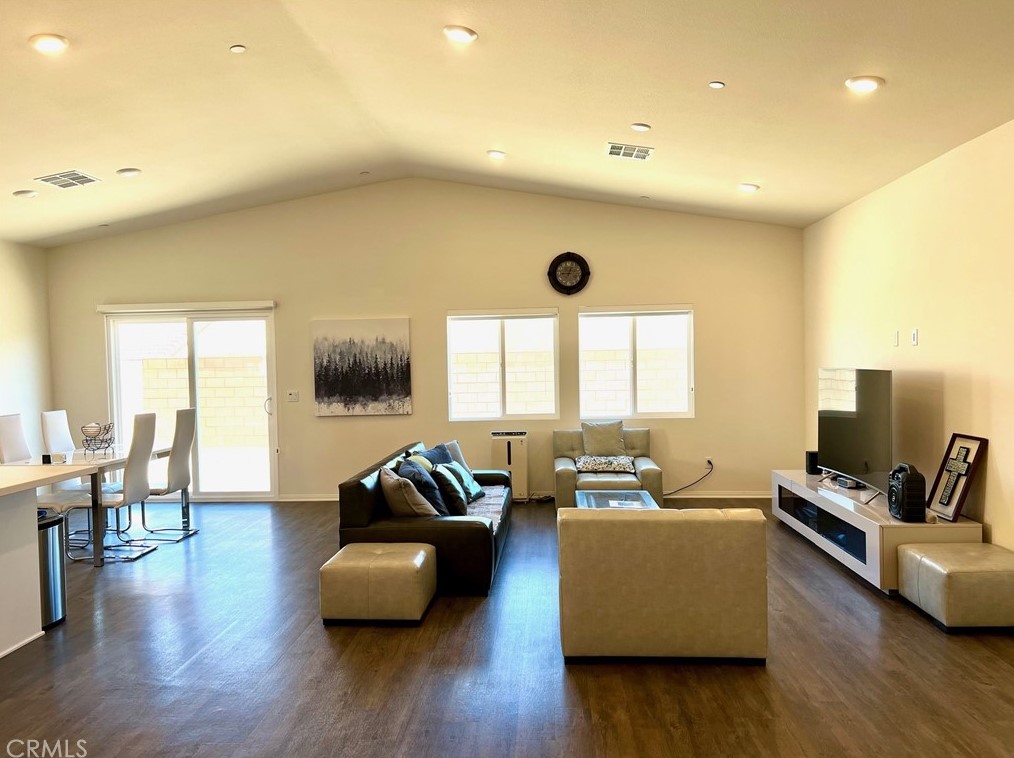 15459 Diamond Rd, Victorville, CA 92394