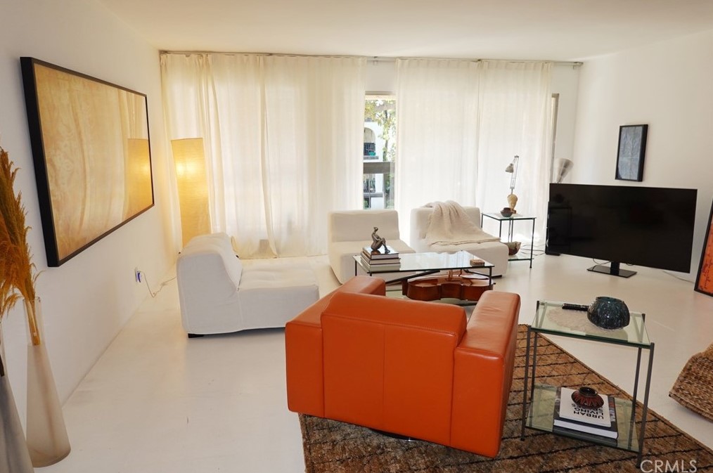 612 Louise St, Glendale, CA 91205-2133