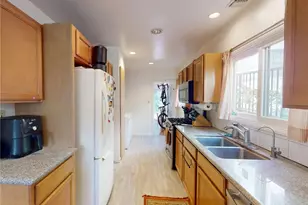 2049 Argyle Ave, Los Angeles, CA 90068 - Photo 8