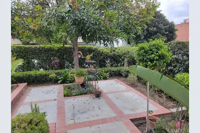 2049 Argyle Avenue, Los Angeles, CA 90068 - Photo 24