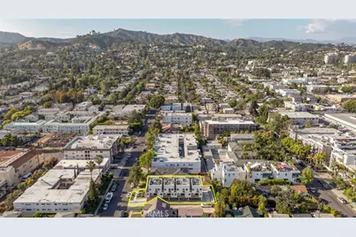 1754 N Berendo Street, Los Angeles, CA 90027 - Photo 2