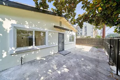 1103 S Hobart Boulevard, Los Angeles, CA 90006 - Photo 2
