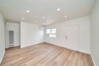 1103 S Hobart Boulevard, Los Angeles, CA 90006 - Photo 30