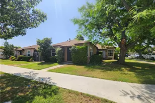 11820 Victory Blvd, North Hollywood, CA 91606 - Photo 1