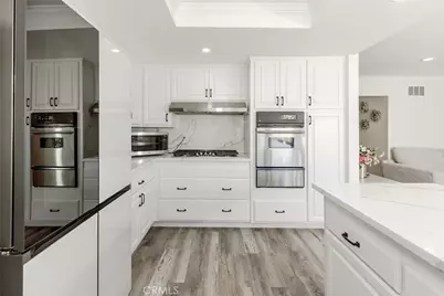 11801 Thunderbird Avenue, Porter Ranch, CA 91326 - Photo 18