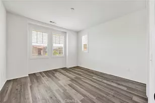 27642 Camellia Dr, Saugus, CA 91350 - Photo 36