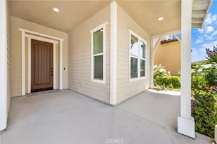 27642 Camellia Dr, Saugus, CA 91350 - Photo 4