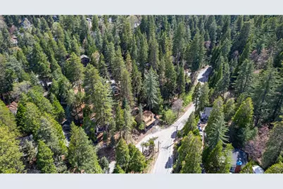 26131 Lake Forest Drive, Twin Peaks, CA 92391 - Photo 18