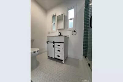 2430 Orange Avenue, La Crescenta, CA 91214 - Photo 34