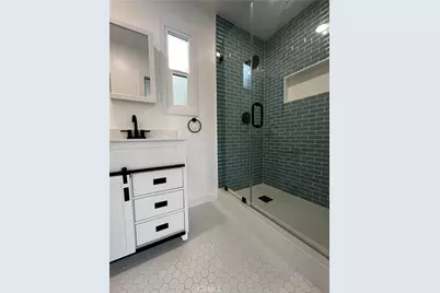 2430 Orange Avenue, La Crescenta, CA 91214 - Photo 36