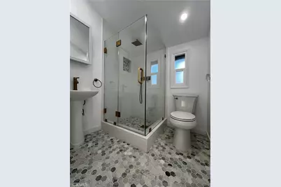 2430 Orange Avenue, La Crescenta, CA 91214 - Photo 28