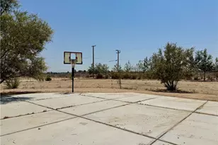 5330 Goss Rd, Phelan, CA 92371 - Photo 34