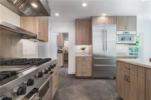 10452 Lindbrook Dr, Los Angeles, CA 90024 - Photo 20