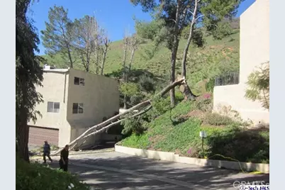 9542 Via Venezia, Burbank, CA 91504 - Photo 6