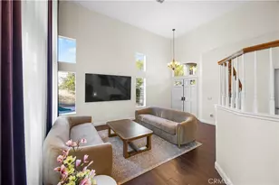 27503 Wellsley Way, Valencia, CA 91354 - Photo 4