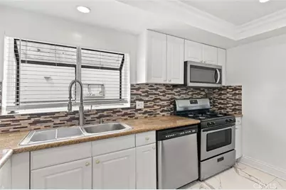 14715 Saticoy Street #13, Van Nuys, CA 91405 - Photo 14