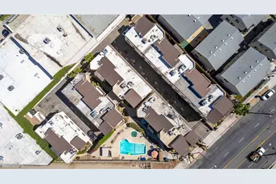 14715 Saticoy Street #13, Van Nuys, CA 91405 - Photo 38