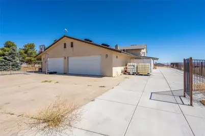 6233 Coriander Drive, Oak Hills, CA 92344 - Photo 2