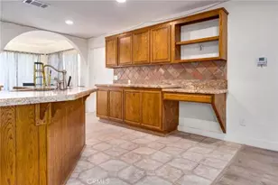 6233 Coriander Dr, Oak Hills, CA 92344 - Photo 8