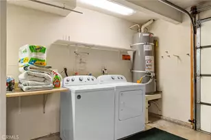 9555 Via Venezia, Burbank, CA 91504 - Photo 32