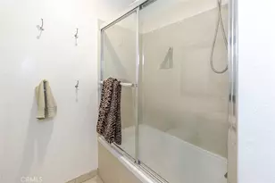 5325 Newcastle Ave, Encino, CA 91316 - Photo 18