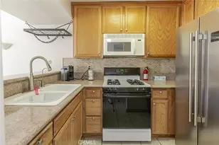 5325 Newcastle Ave, Encino, CA 91316 - Photo 6