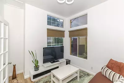 30030 Grandifloras Road, Canyon Country, CA 91387 - Photo 4