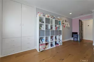 2528 N Orchard Dr, Burbank, CA 91504 - Photo 30