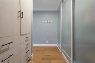 2528 N Orchard Dr, Burbank, CA 91504 - Photo 34