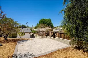 8600 Bluffdale Dr, Los Angeles, CA 91352 - Photo 32