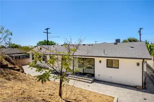 8600 Bluffdale Dr, Los Angeles, CA 91352 - Photo 30