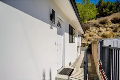 8600 Bluffdale Drive, Los Angeles, CA 91352 - Photo 36