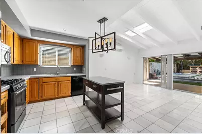 23151 Bigler Street, Woodland Hills, CA 91364 - Photo 10