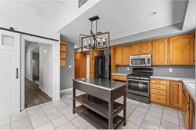 23151 Bigler Street, Woodland Hills, CA 91364 - Photo 14