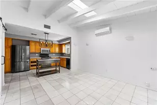 23151 Bigler St, Woodland Hills, CA 91364 - Photo 18