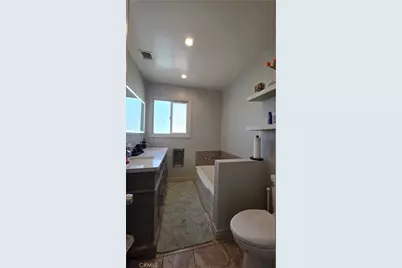 6637 Capps Avenue, Reseda, CA 91335 - Photo 14