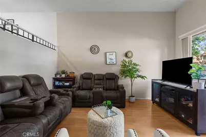 19545 Sherman Way #74, Reseda, CA 91335 - Photo 4