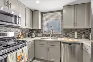 26971 Flo Ln, Canyon Country, CA 91351 - Photo 16