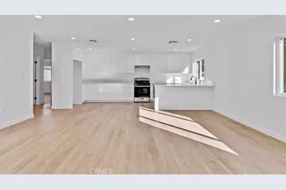 6842 Cedros Avenue, Van Nuys, CA 91405 - Photo 6