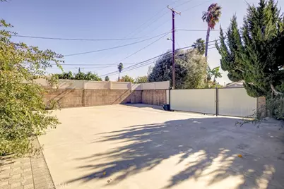 20264 Lassen Street, Chatsworth, CA 91311 - Photo 36