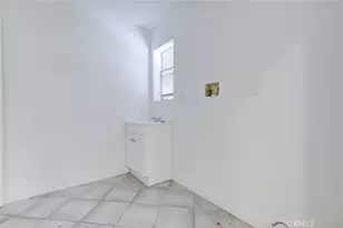 20264 Lassen St, Chatsworth, CA 91311 - Photo 18