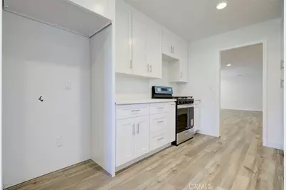 20264 Lassen Street, Chatsworth, CA 91311 - Photo 8