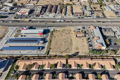 15403 Bear Valley, Hesperia, CA 92345 - Photo 4