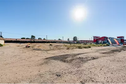 15403 Bear Valley, Hesperia, CA 92345 - Photo 12