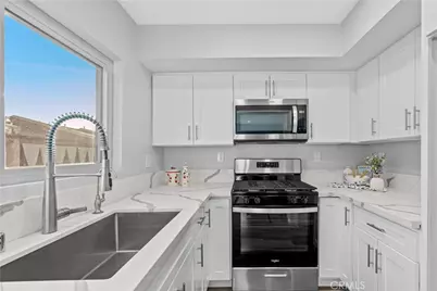 1881 Alpha Road #8, Glendale, CA 91208 - Photo 20